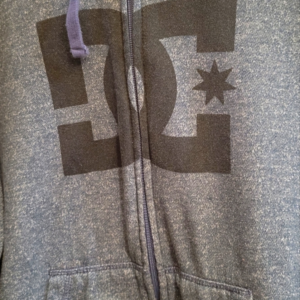 DC Shoes zip up hoodie